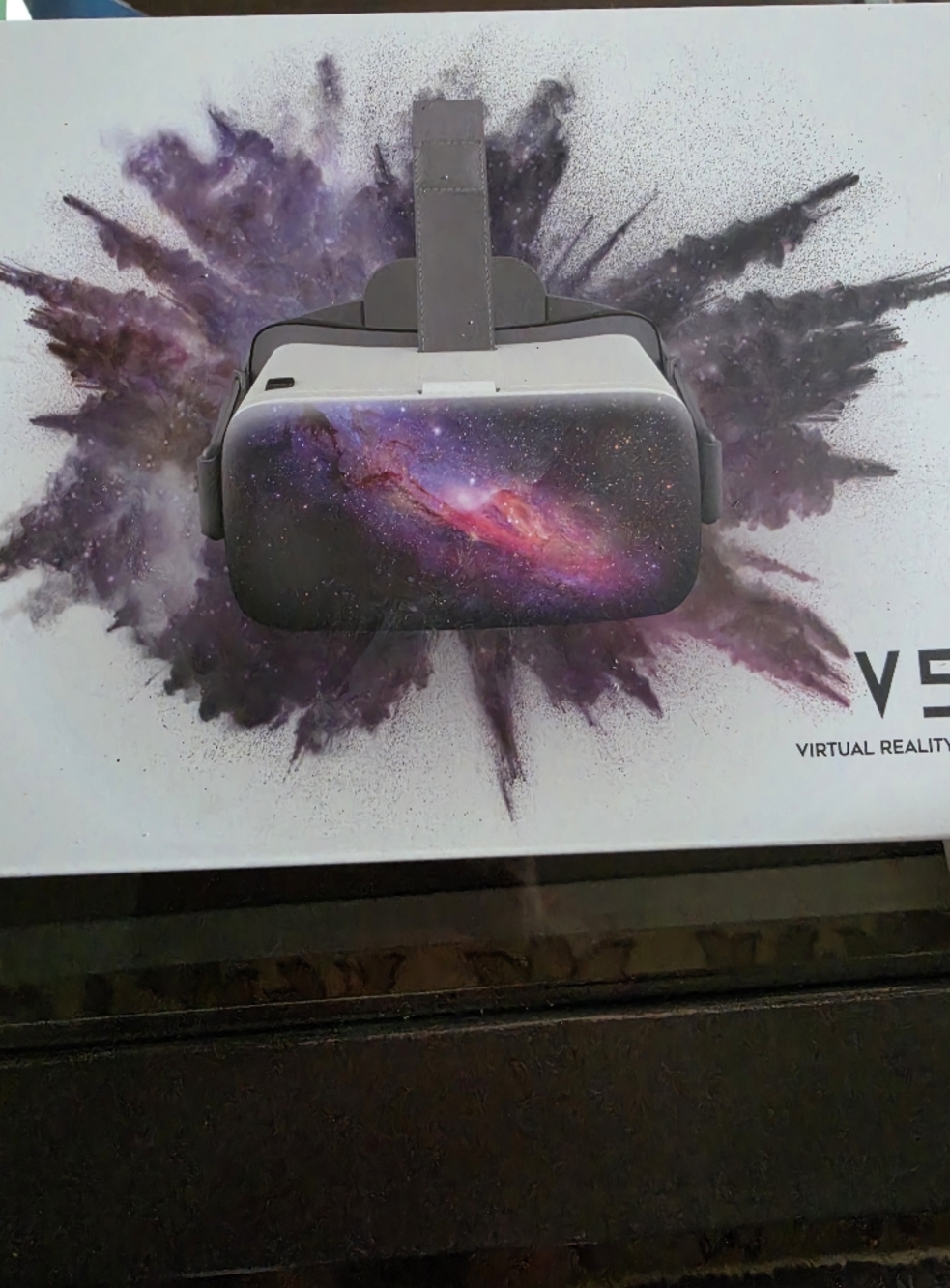 Virtual Reality Headset in Gray and Black - Immersive VR Experience